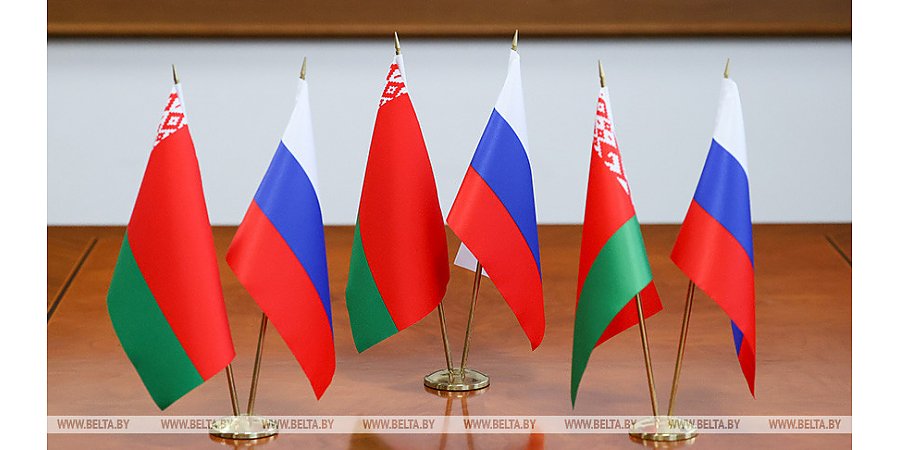 Савиных считает целесообразным открытие в Беларуси представительств российских регионов