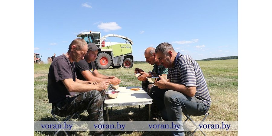 На Вороновщине районное объединение профсоюзов объявило смотр-конкурс на лучшую организацию питания механизаторов во время жатвы