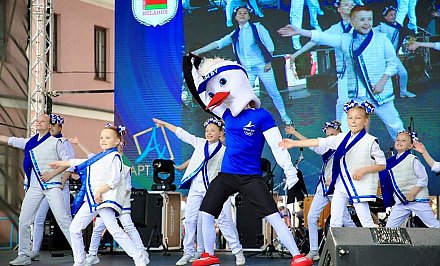 Спортивное, культурное и туристическое достояние региона. В Новогрудке торжественно открыли второй фестивальный день «Вытокаў»