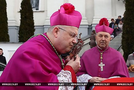 Апостольский нунций в Беларуси Габор Пинтер находится с визитом в Гродно