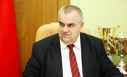 Прямую линию с жителями области провел заместитель председателя облисполкома Владимир Дешко