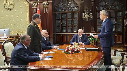 Лукашенко принял кадровые решения: назначены председатели КГБ, и.о. КГК и госсекретарь Совбеза