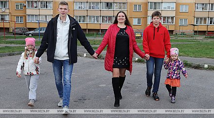 Караник: в Беларуси принимаются беспрецедентные меры поддержки многодетных семей