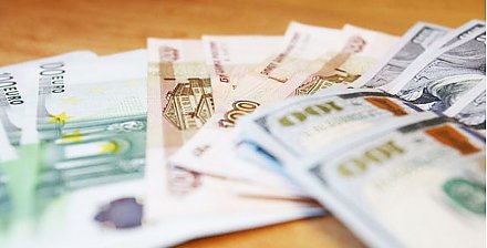 Роман Головченко: нет оснований принимать допмеры регулирования на валютном рынке, колебания курса временные