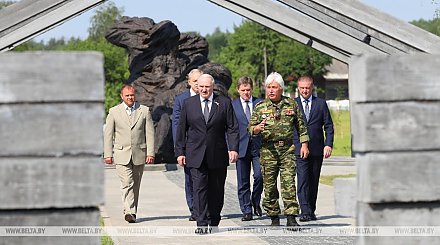 Лукашенко: наша главная задача - всех нас - защитить страну