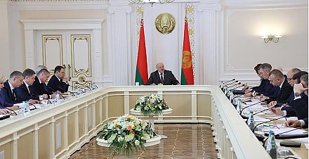 Тема недели: Александр Лукашенко: уборочная кампания должна пройти на высочайшем уровне организации и дисциплины