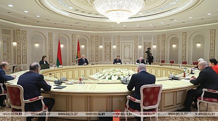 Александр Лукашенко проводит встречу с украинскими СМИ