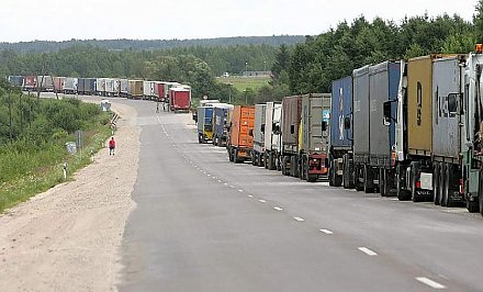 В очереди на выезд из Беларуси в ЕС скопилось более 1,2 тысячи фур