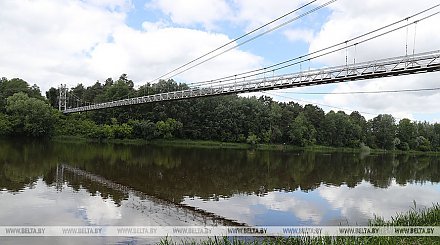 ФОТОФАКТ: Cамый длинный в Беларуси пешеходный подвесной мост