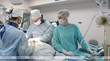 В Италии впервые в мире провели операцию по пересадке позвонков
