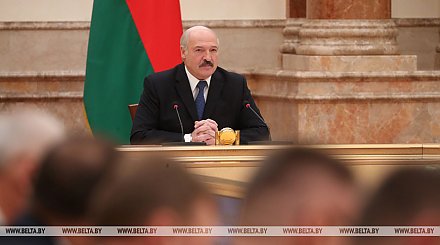 В поисках мер по обеспечению устойчивости - Лукашенко проводит совещание по АПК Витебской области (Обновляется)