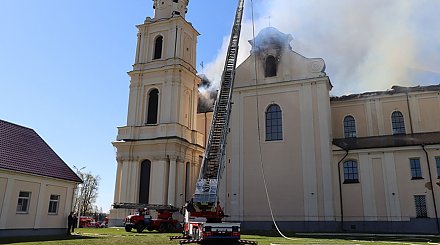 МЧС рассказало о тушении пожара в костеле в Будславе