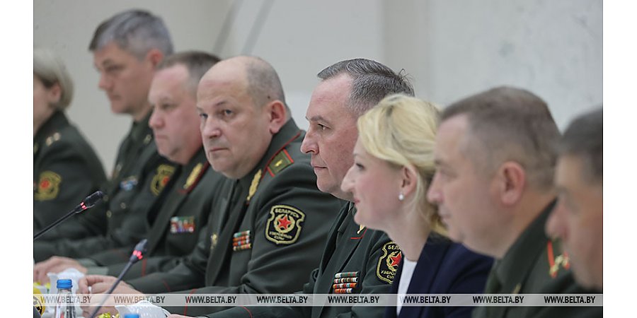 Министры обороны Беларуси и Китая проводят встречу в Минске