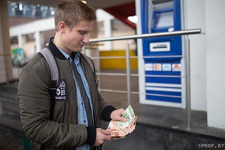 В 2023-м в Беларуси заметно выросли реальные зарплаты. Чего ждать в этом году?