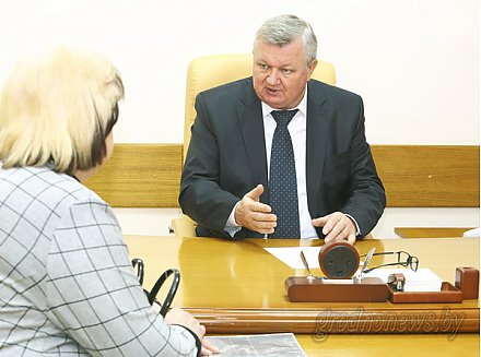 Первый заместитель председателя облисполкома Иван Жук провел сегодня прием граждан