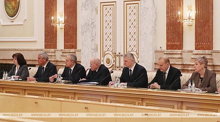 Совещание Лукашенко с Совмином длилось почти 5 часов. Каковы основные итоги?