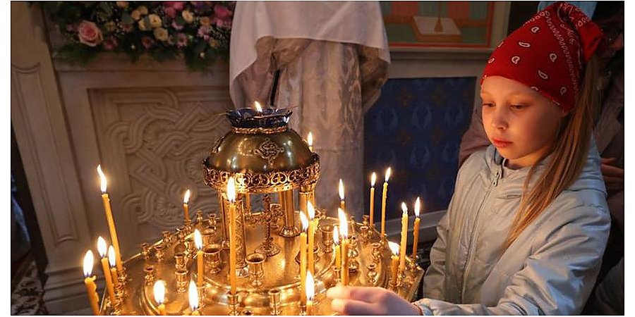 Православные верующие празднуют Благовещение Пресвятой Богородицы