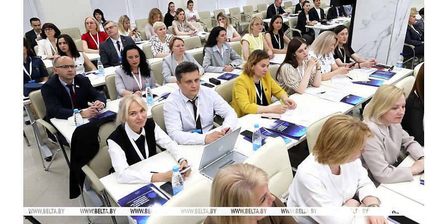 Выездные студии, клуб редакторов, "Золотая литера". Второй день медиафорума стартует в Гомеле