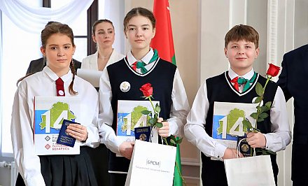 Разговор о суверенном государстве и вручение первых паспортов. Как на Гродненщине отметят День Конституции Республики Беларусь