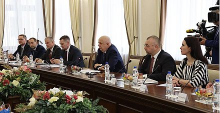 АПК, поставки техники, строительство. Анатолий Сивак о планах по взаимодействию с Калмыкией