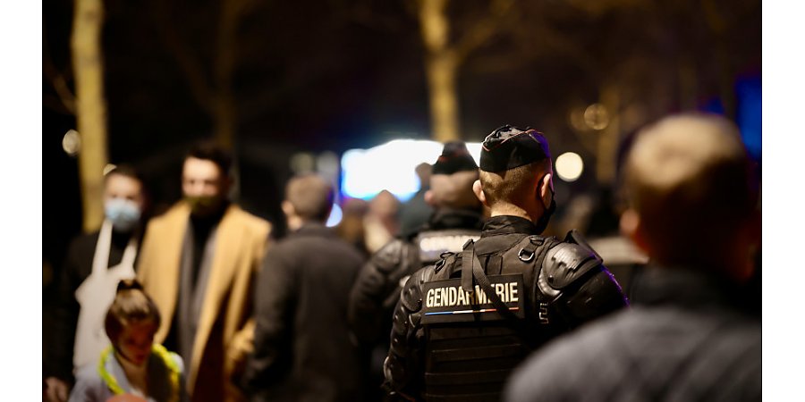 Вылитый суп на "Мону Лизу" и 15 тыс. полицейских в Париже. Усиление протестов фермеров во Франции