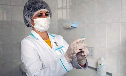 В Беларуси боле 211 000 человек получили первую дозу вакцины от коронавируса