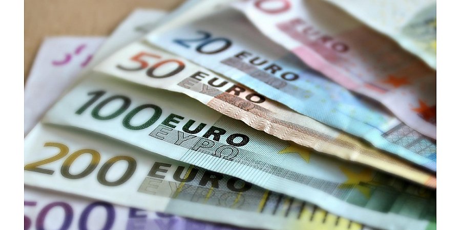 Польша просит украинских беженцев вернуть выплаченные деньги