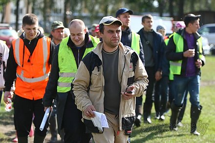 Фоторепортаж: в поисковой операции пропавшего 10-летнего мальчика 23 сентября участвует уже 2000 человек