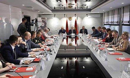 «Сработали максимально оперативно». В Гродно обсудили опыт оказания помощи беженцам на белорусско-польской границе