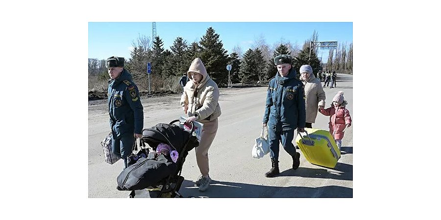 Число эвакуированных в Россию жителей Донбасса превысило 166 тысяч
