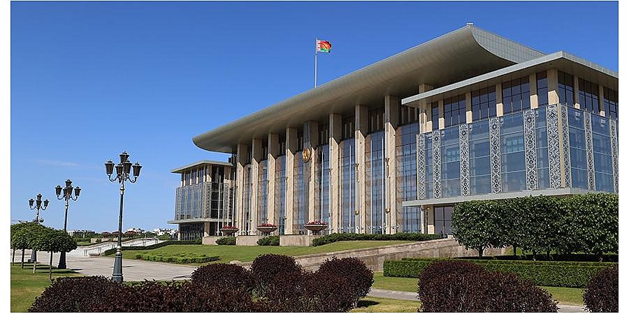 Александр Лукашенко помог урегулировать ситуацию с ЧВК "Вагнер". Подробности напряженного переговорного дня