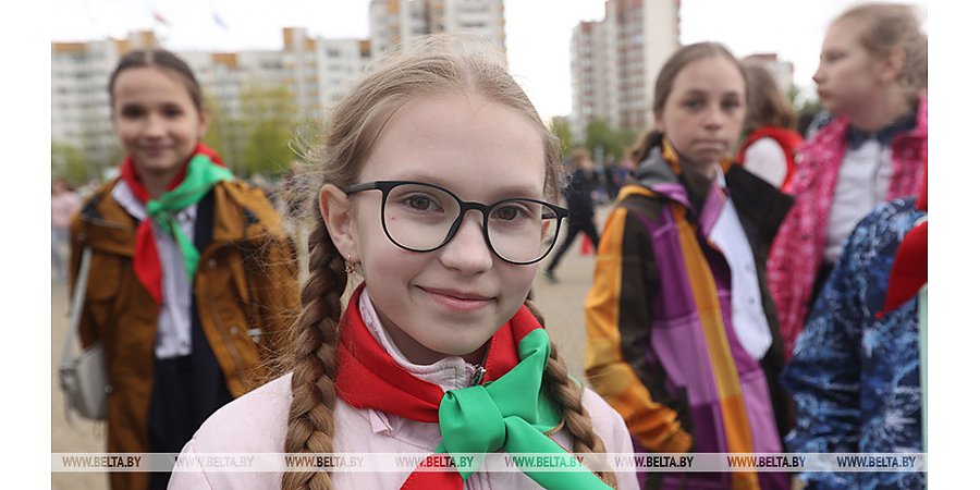 "Оставайтесь лучшим примером для тех, кто идет за вами". Александр Лукашенко поздравил пионерию с 100-летием