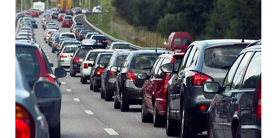 ГПК: В 10 раз увеличилась очередь легковых авто в Литву