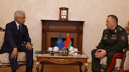 Глава Минобороны Беларуси и генсек ОДКБ провели двустороннюю встречу в Минске