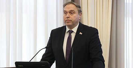 Как решается вопрос о равном доступе к медуслугам в малых населенных пунктах, рассказал Владимир Караник