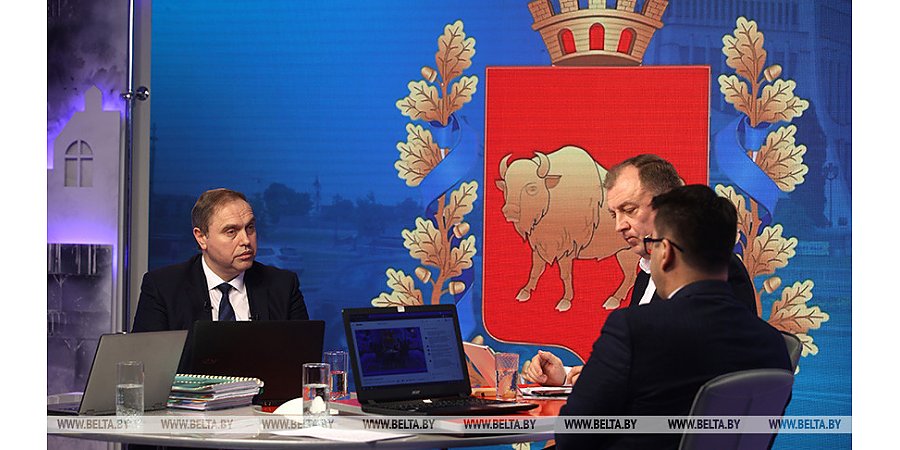 Председатель облисполкома Владимир Караник в прямом эфире YouTube ответил на вопросы о региональной стратегии развития Гродненщины