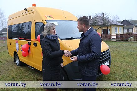 Переганцевский УПК получил в подарок новый автобус