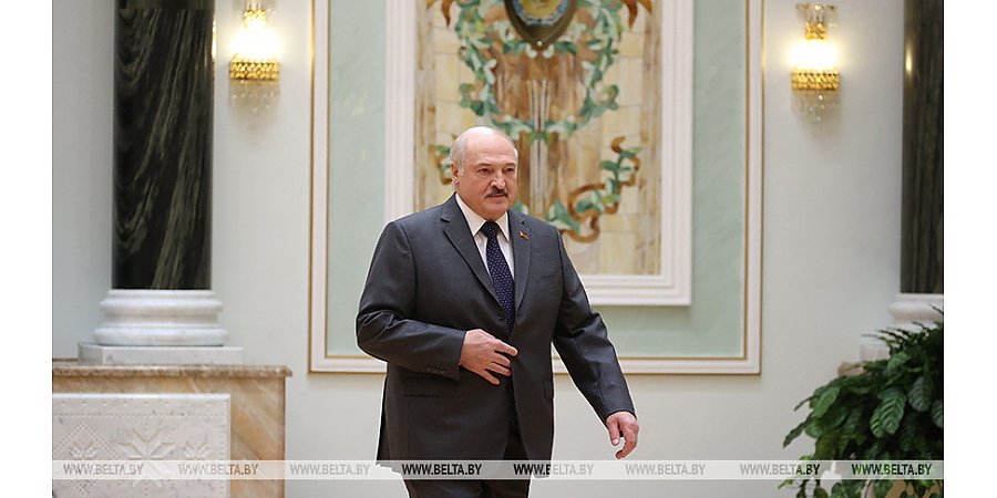 Белорусы точно знают: все в наших руках. Александр Лукашенко вручил государственные награды заслуженным деятелям