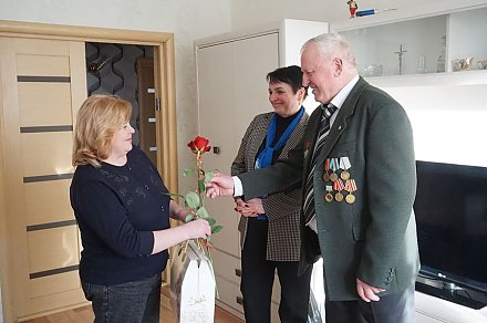 «В сердце вечно живой». Актив Вороновской районной организации Белорусского союза женщин навестил вдов воинов-интернационалистов
