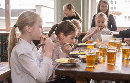 Эксперимент по организации школьного питания в Беларуси продлили