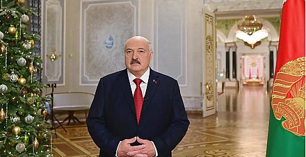 Эксклюзивная хроника. Посмотрите, как менялись новогодние обращения Александра Лукашенко и что их объединяет