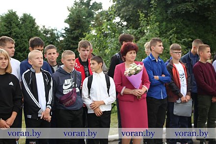 В Вороновском колледже прошла торжественная линейка, приуроченная ко Дню знаний