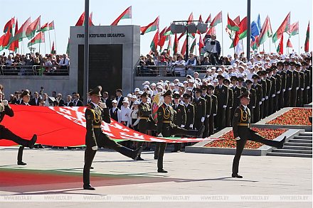 Поздравление Вороновского райисполкома и райсовета депутатов с Днем Государственного флага, Государственного герба и Государственного гимна Республики Беларусь