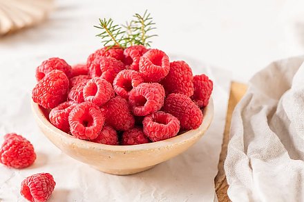 Могут ли сезонные ягоды заменить овсяные отруби и очистить кишечник? Отвечает нутрициолог