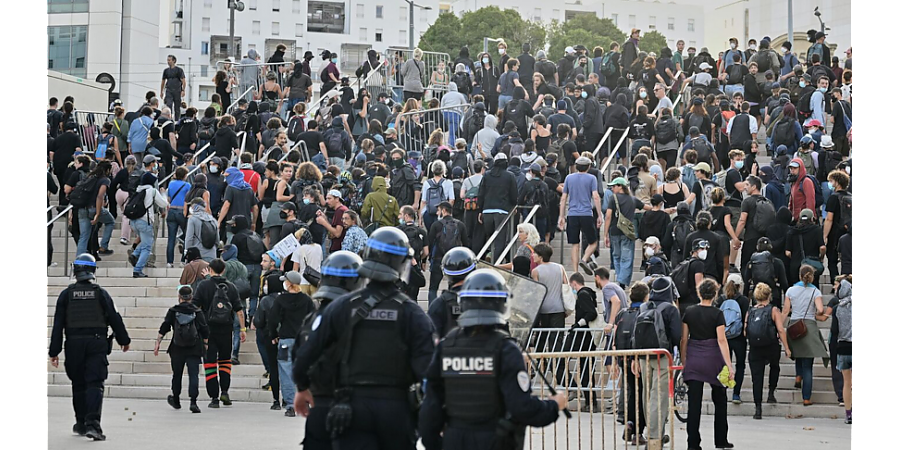 Во Франции начались многочисленные акции протеста