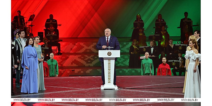 День выборов, Лукашенко на МАЗе, марафонская речь и Знак качества. Итоги недели Президента