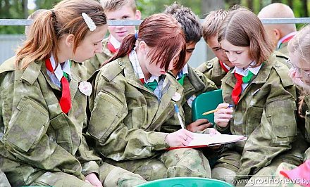 Областной этап военно-патриотической игры «Зарница» собрал 170 участников из всех районов Гродненщины. Как ребята готовились к состязанию и какие конкурсные испытания им предстояло пройти