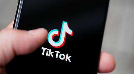 TikTok временно приостанавливает работу в России