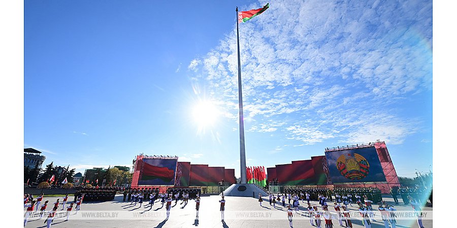 Александр Лукашенко: наши поистине народные флаг, герб и гимн понятны и правдивы