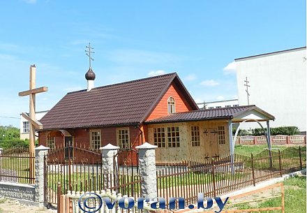 Благоустраивают церковь всем миром